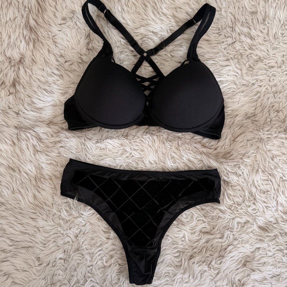 Marlies Dekkers Undressed Women's Bra & Thong Set | Black | 34B & S